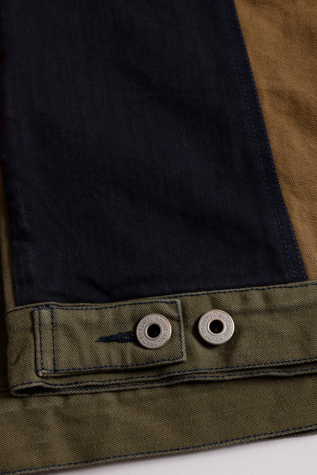 PATCHWORK DOUBLE KNEE SHORTS RINSE