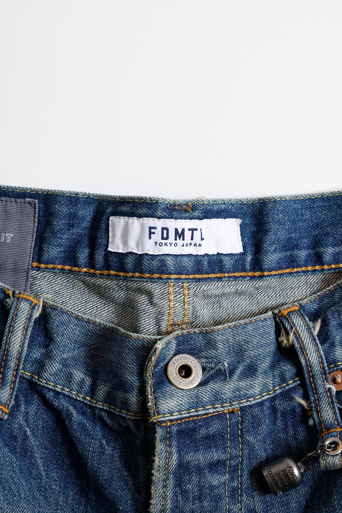 CLASSIC STRAIGHT DENIM CS133