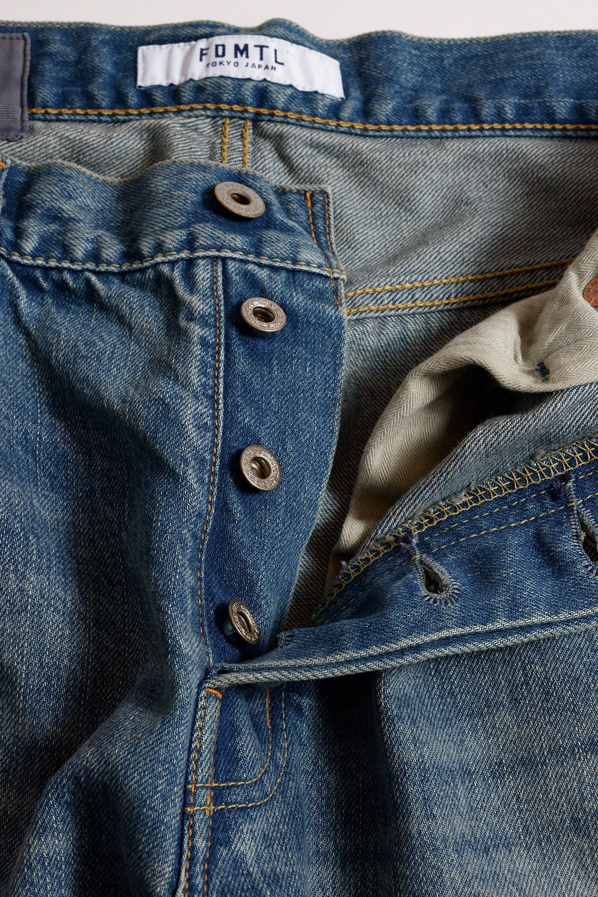 CLASSIC STRAIGHT DENIM CS134