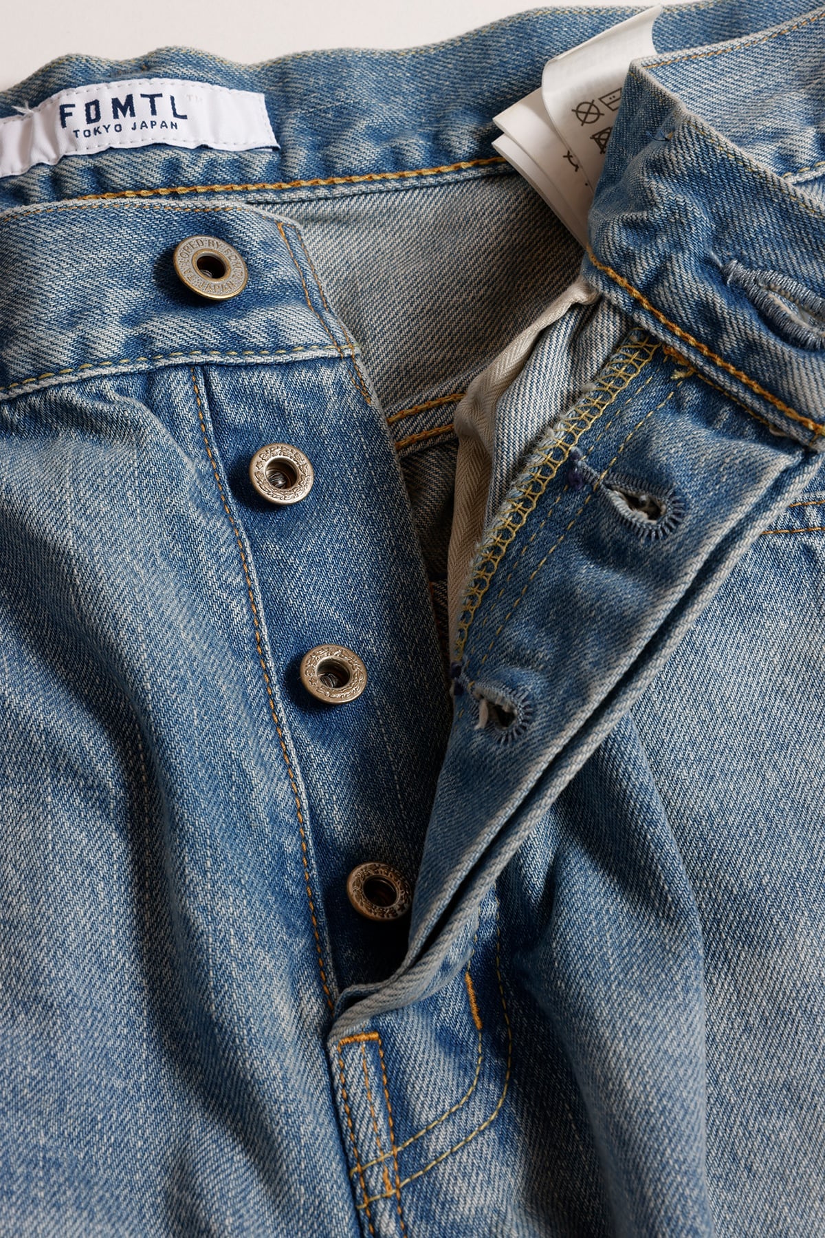 CLASSIC STRAIGHT DENIM CS135