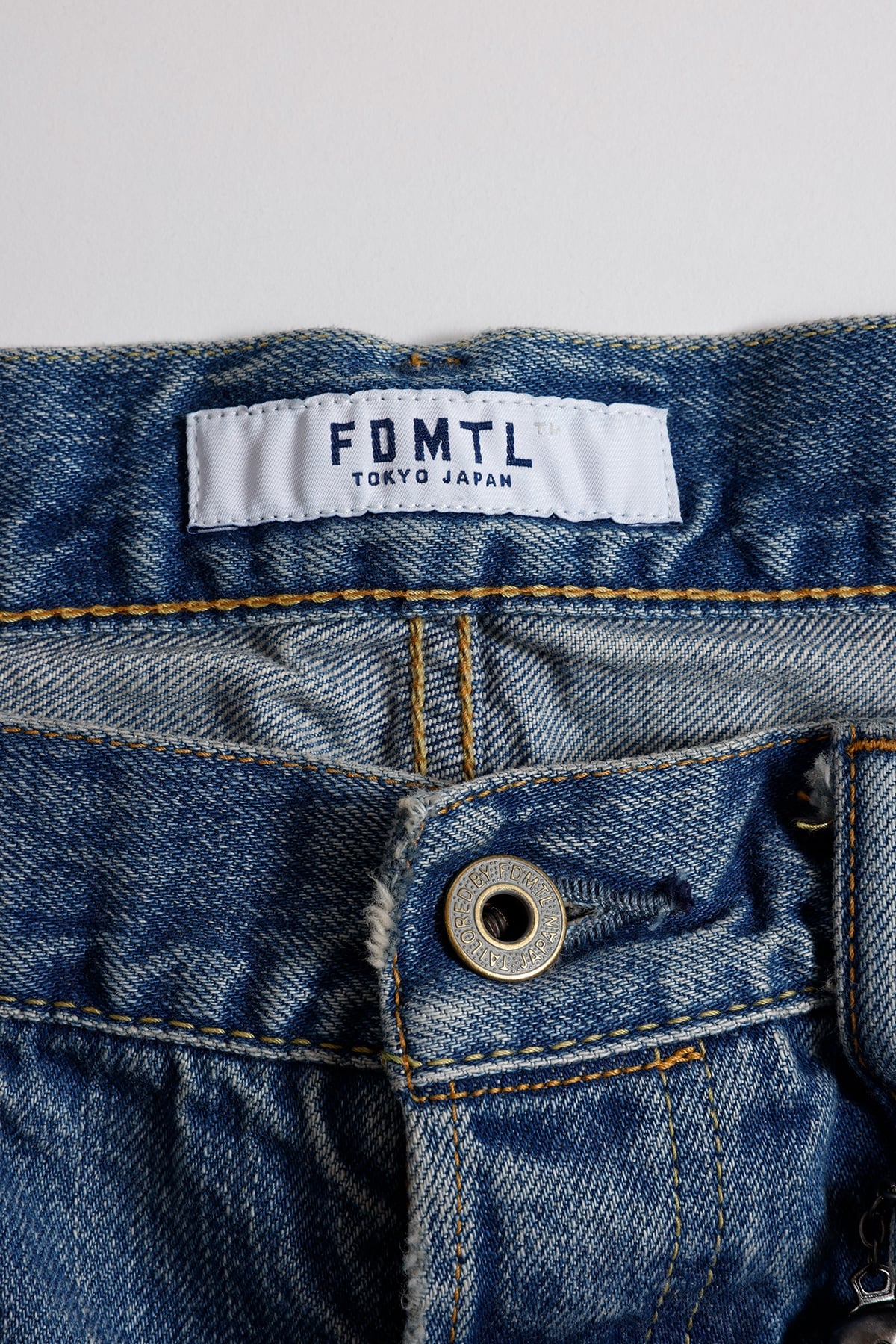 CLASSIC STRAIGHT DENIM CS136