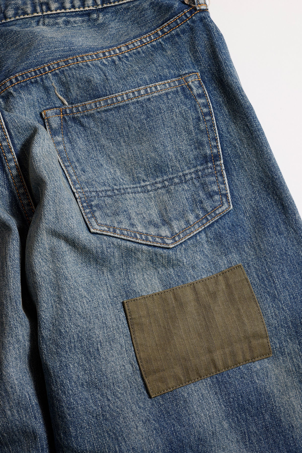 CLASSIC STRAIGHT DENIM CS137