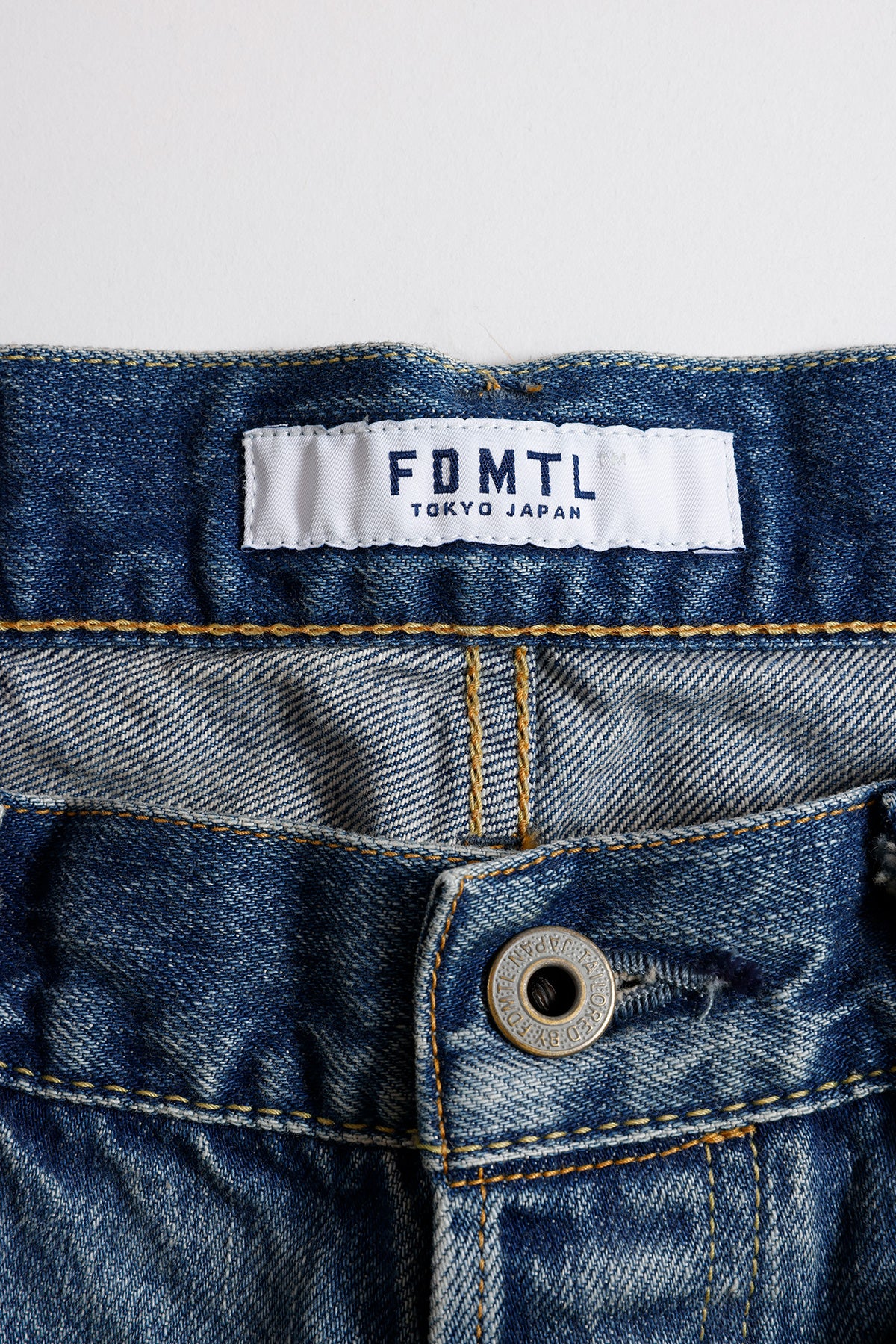 CLASSIC STRAIGHT DENIM CS137