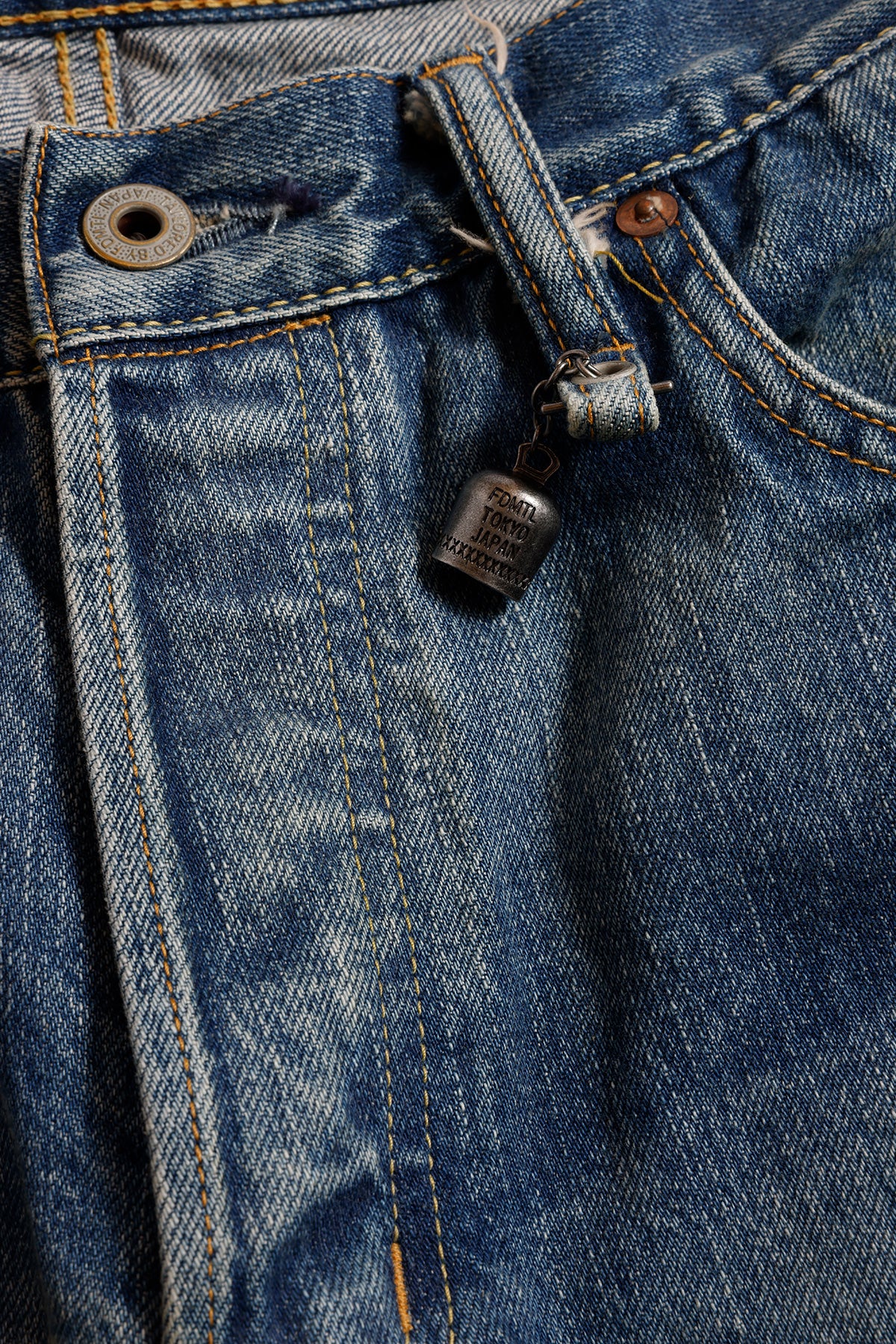 CLASSIC STRAIGHT DENIM CS137