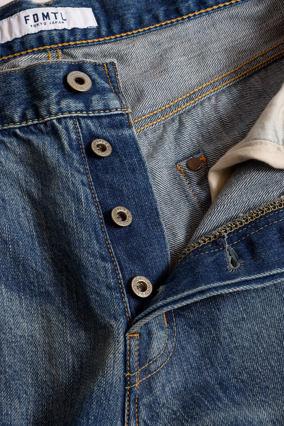 CLASSIC STRAIGHT DENIM CS137