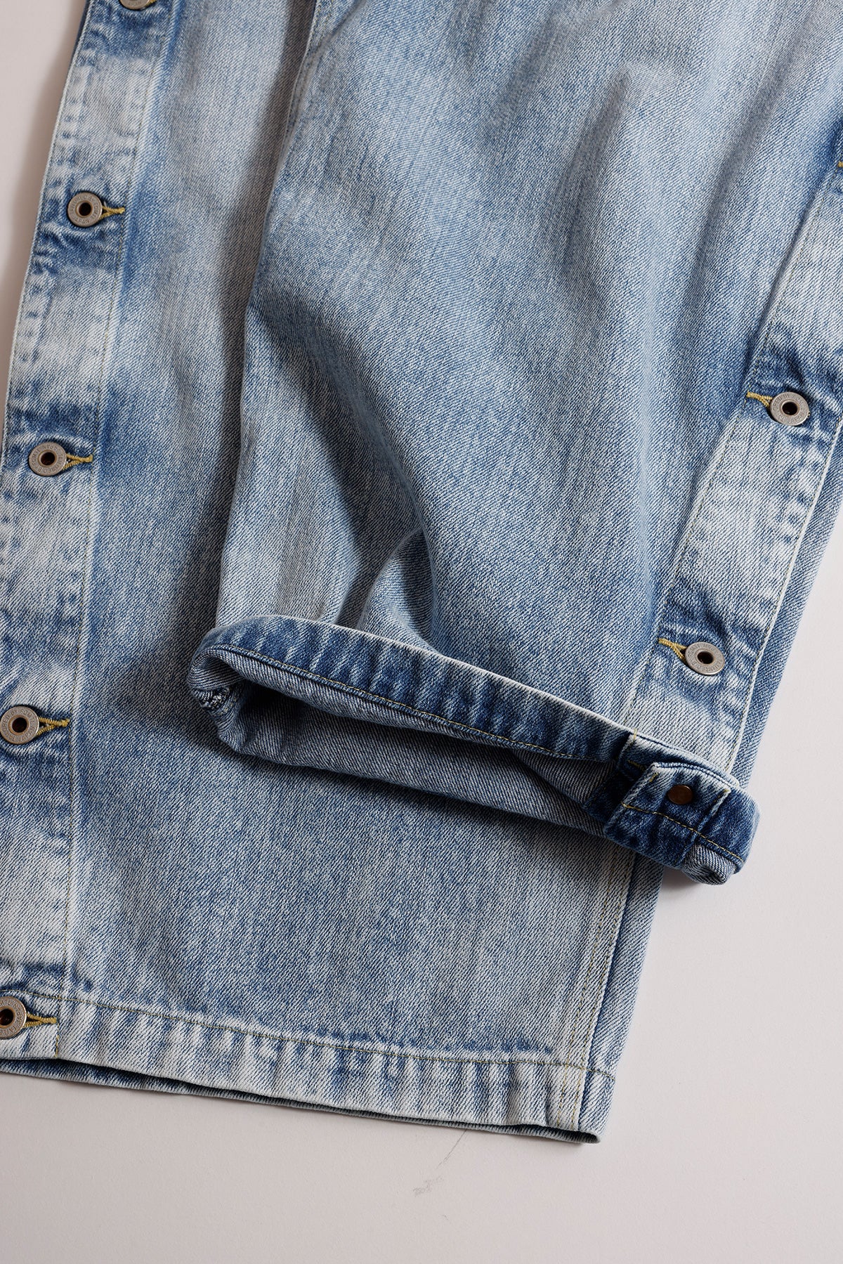 SIDE BUTTON DENIM PANTS 3YR WASH