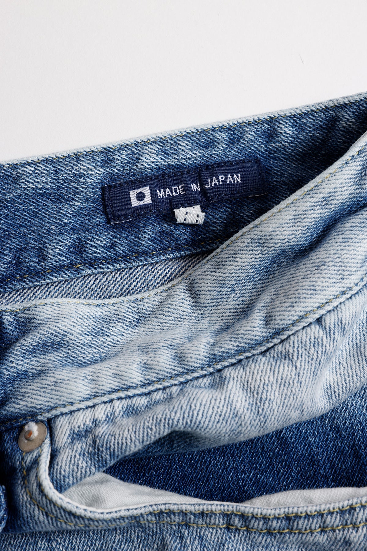 SIDE BUTTON DENIM PANTS 3YR WASH