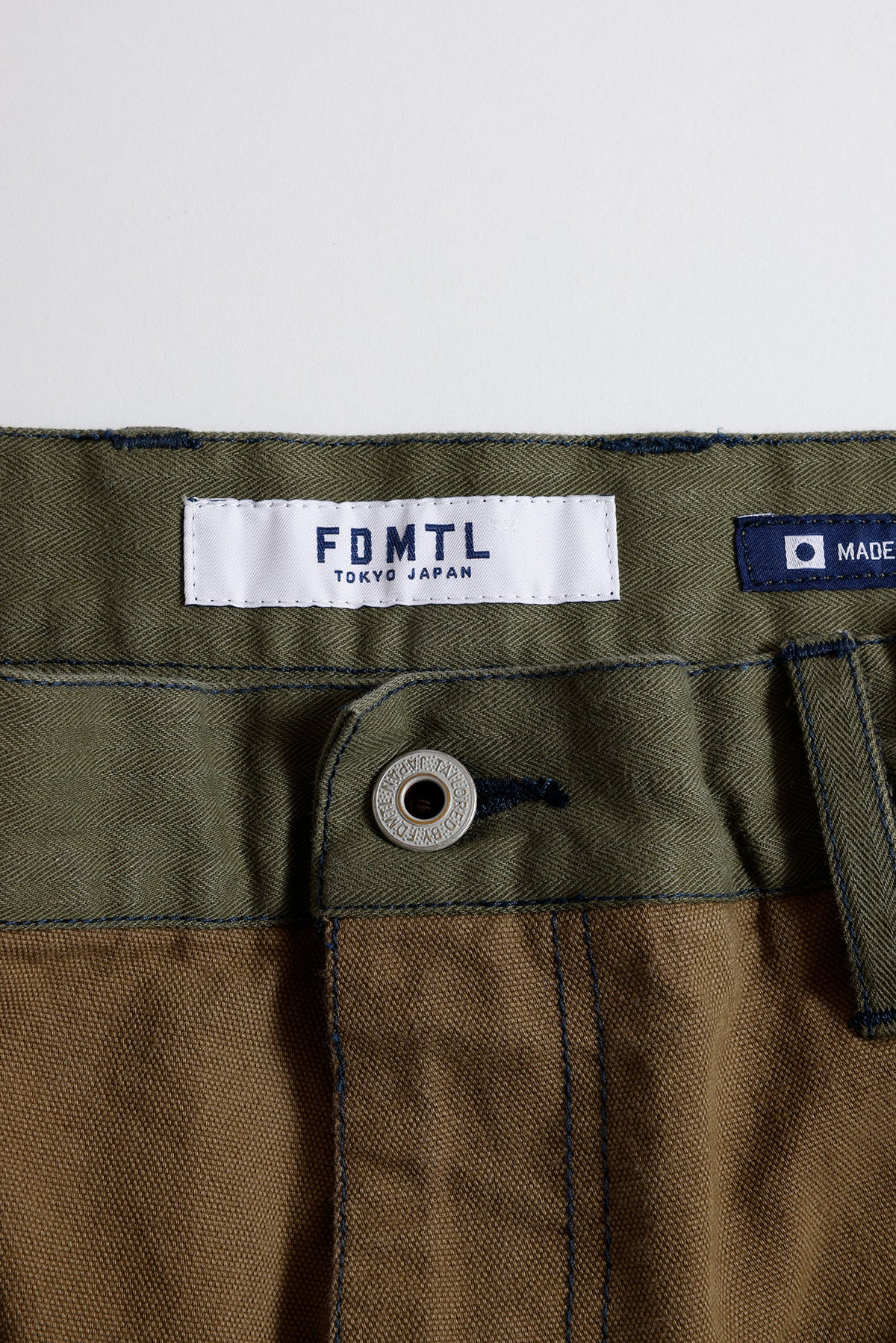 PATCHWORK DOUBLE KNEE SHORTS RINSE