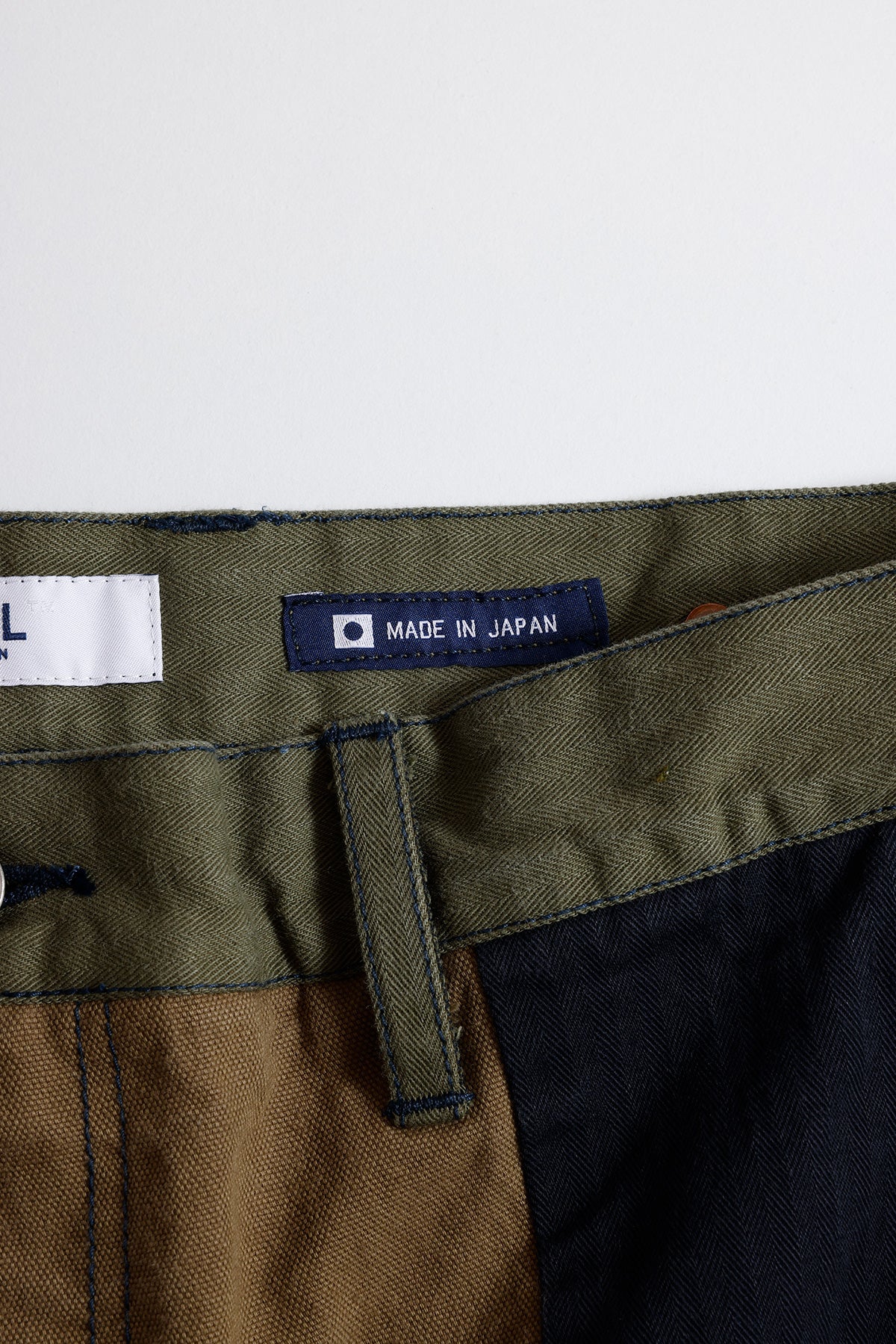 PATCHWORK DOUBLE KNEE SHORTS RINSE