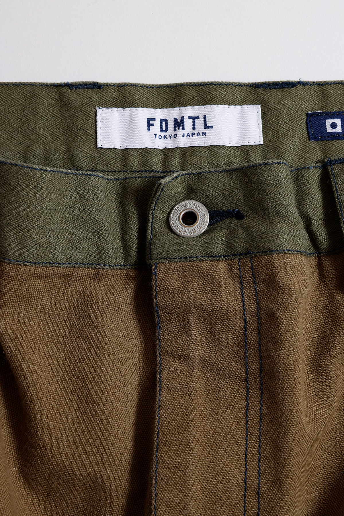 PATCHWORK DOUBLE KNEE SHORTS RINSE