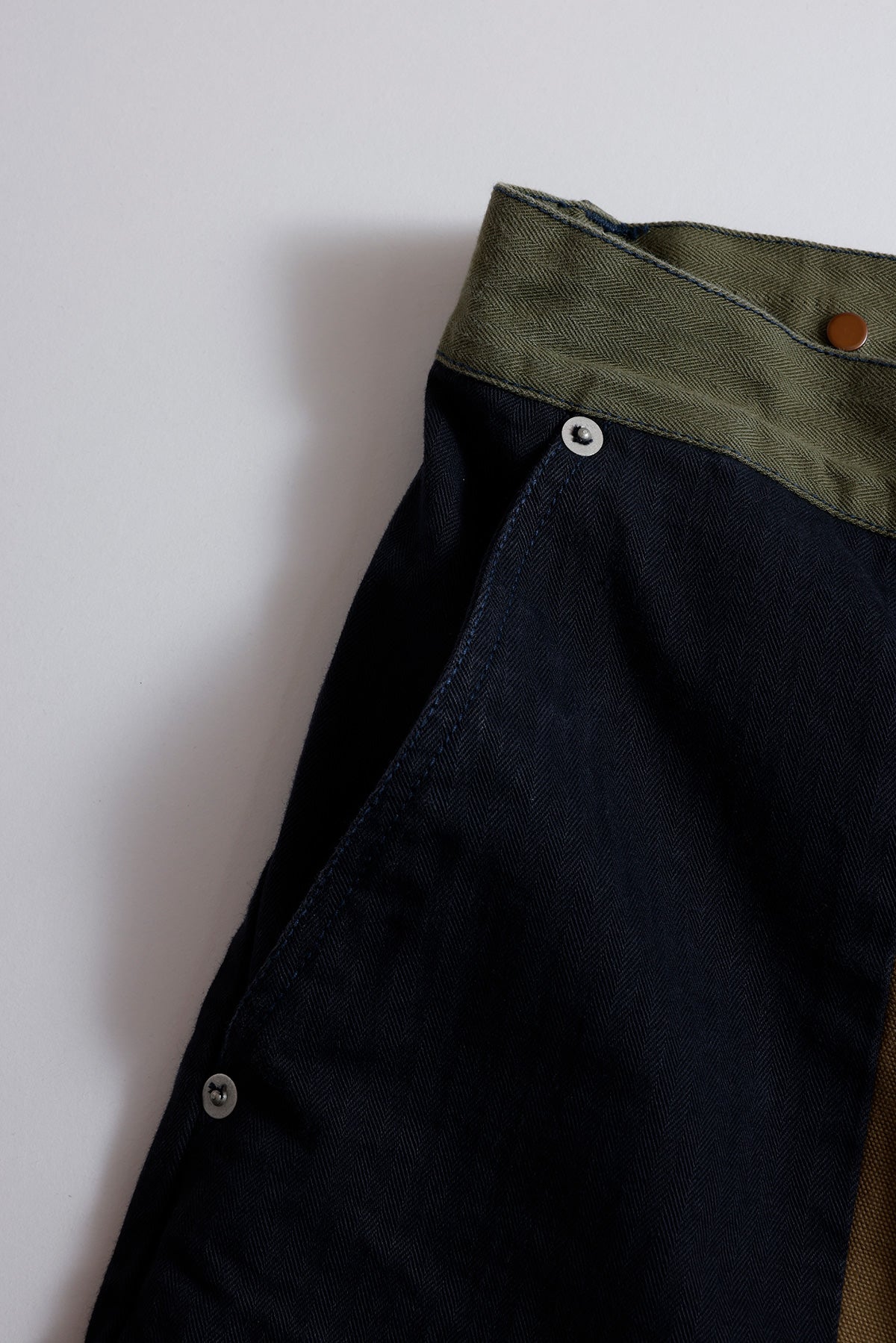 PATCHWORK DOUBLE KNEE SHORTS RINSE